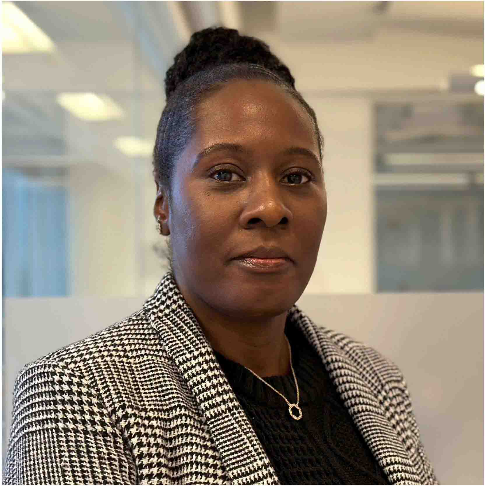 headshot of shirley itile