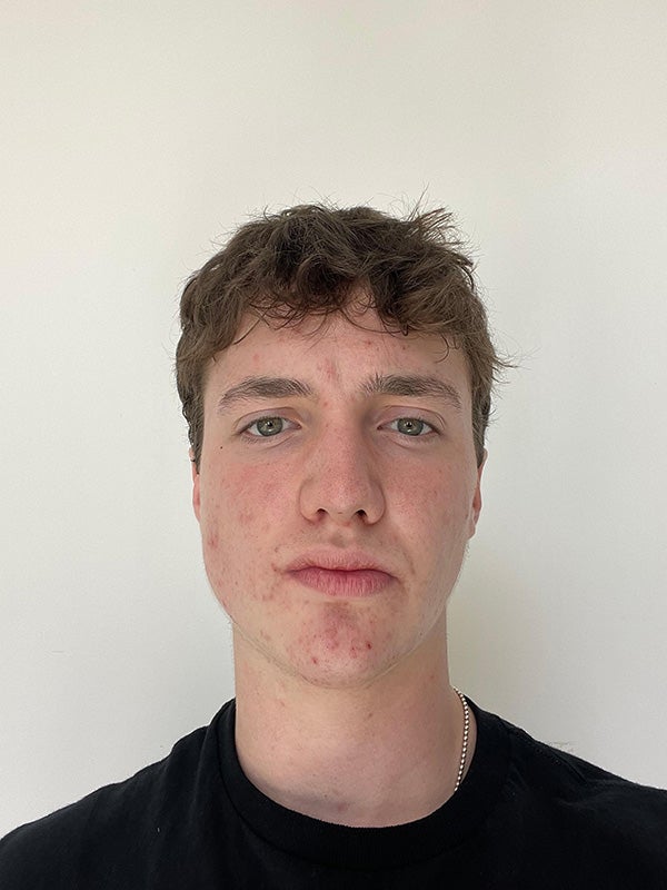 Jakob Oliva headshot