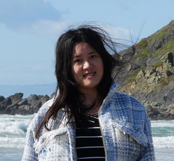 Yingying Feng headshot