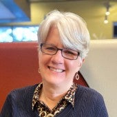 Wendy Hoenig Headshot