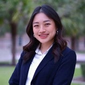 Chelsea Liu headshot