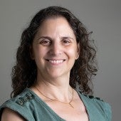 Claudia Murray headshot